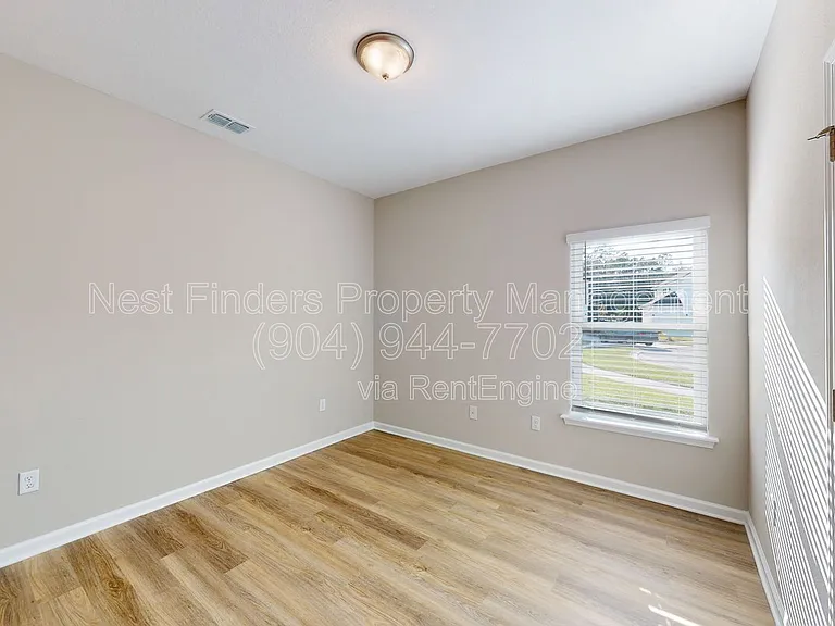 235 Starnberg Ct — Photo 14