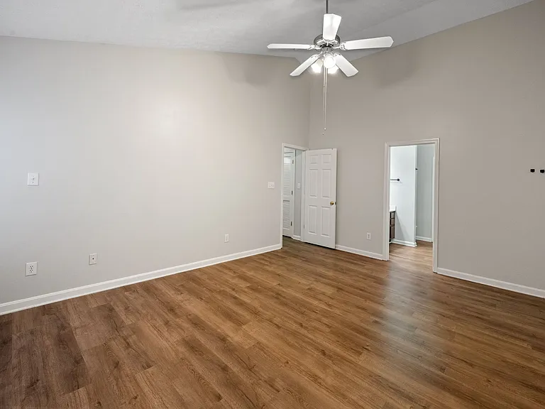10945 Symington Cir — Photo 28