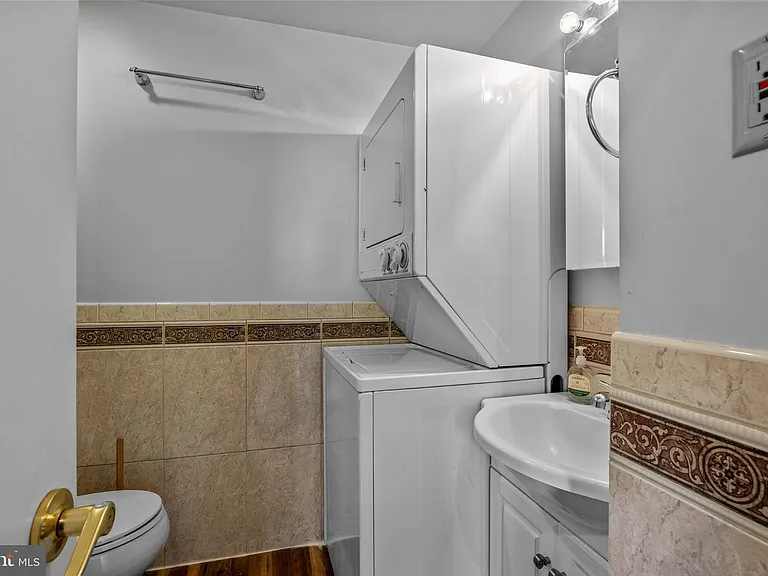 2135 Walnut St #1202 — Photo 16