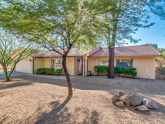 3rd image of 846 E Village Circle Dr S