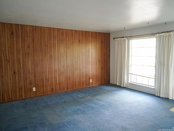 5th image of 126 Meadow Trail Dr