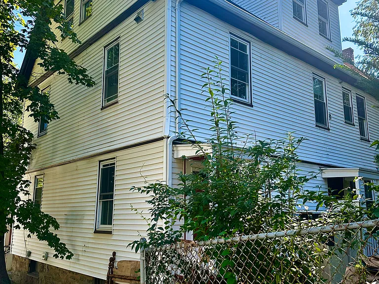 34 Arlington St #34 — Photo 4
