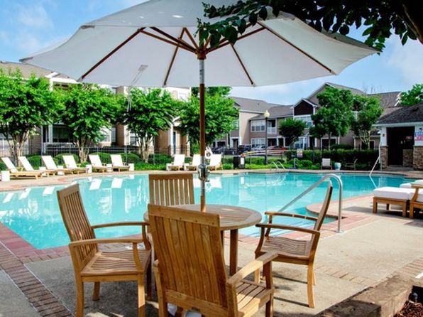 1501 Woodland Pointe Dr #1605