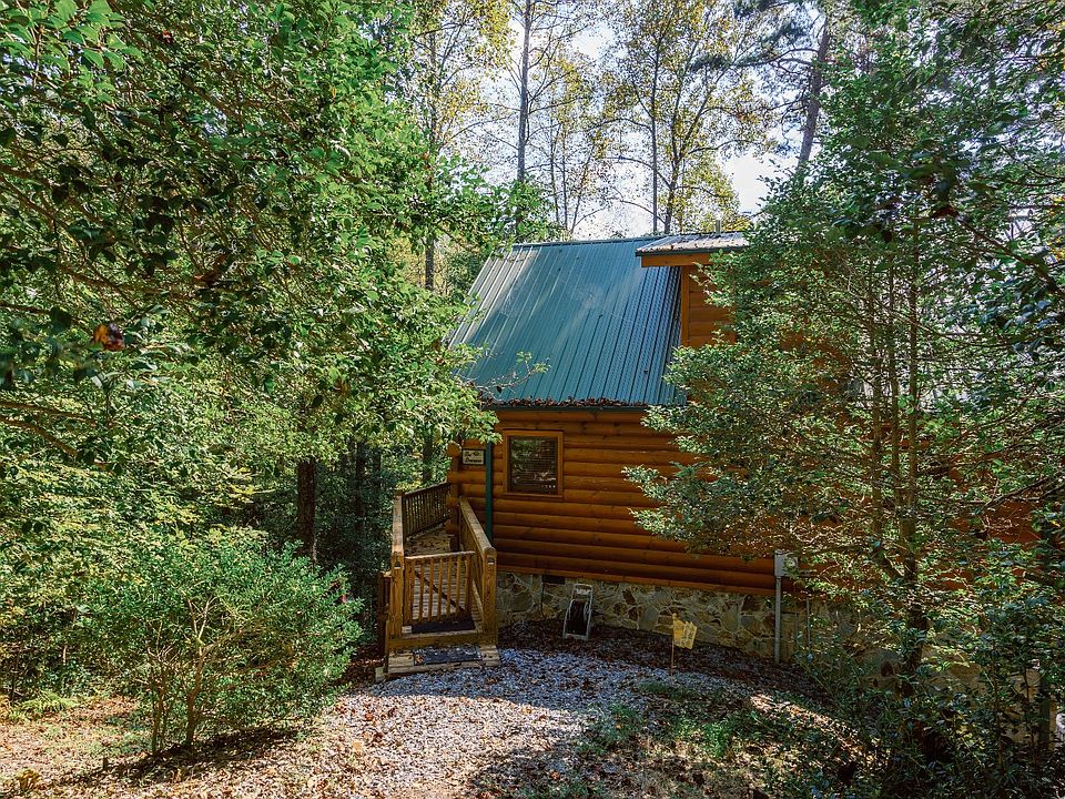 2nd image of 70 Holly Hollow Ct