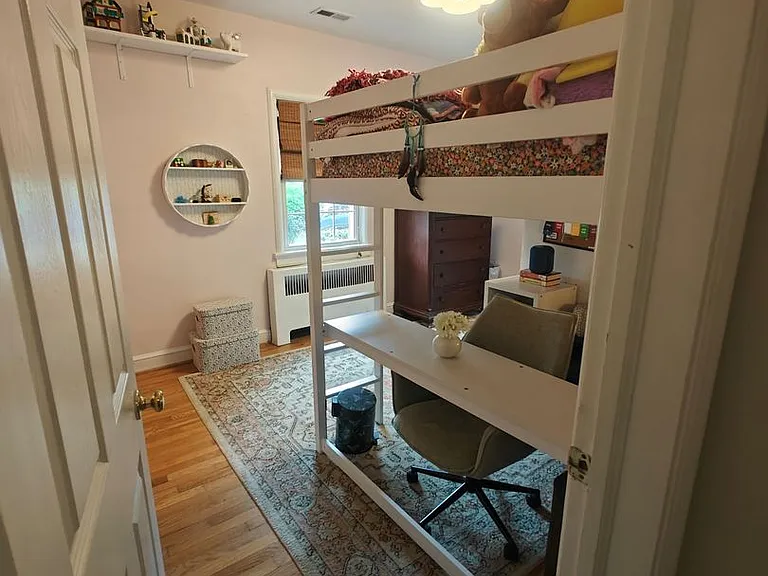 2108 Davenport Ave — Photo 10