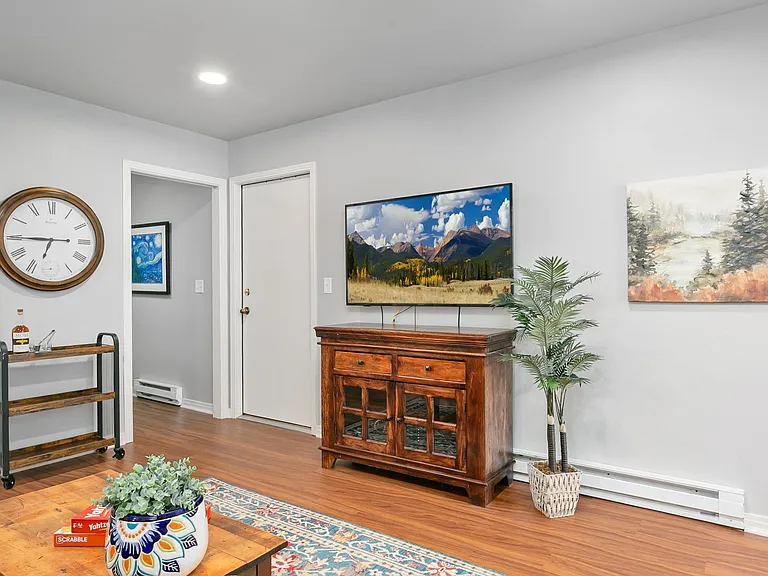 726 Eastdale Dr — Photo 14