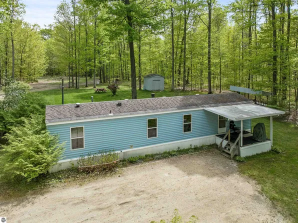 1617 Betsie River Rd, Interlochen, MI 49643