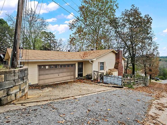 3rd image of 6808 Pryer Ln