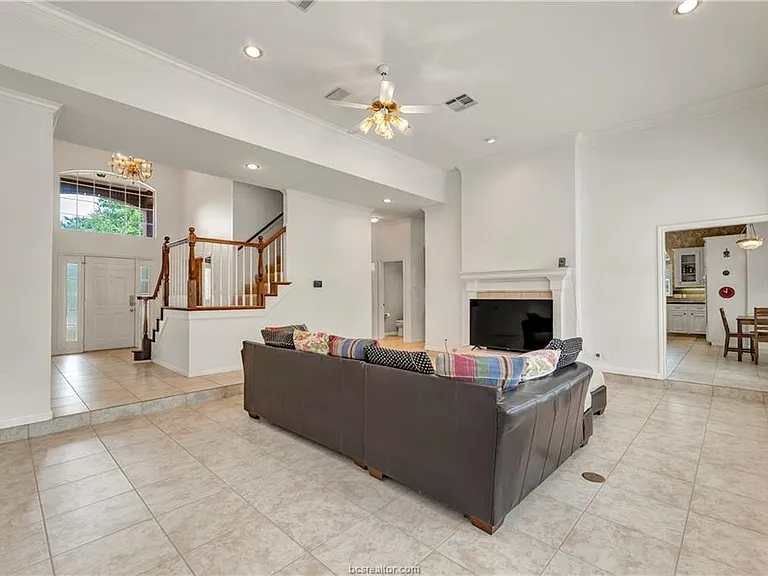 4601 Valley Brook Cir — Photo 15