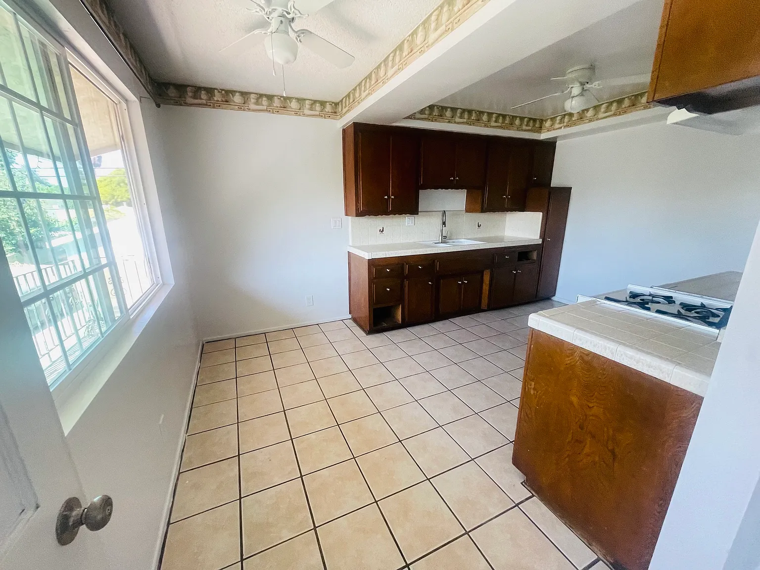 2 bed, 750 sqft, $2,275 — Photo 3