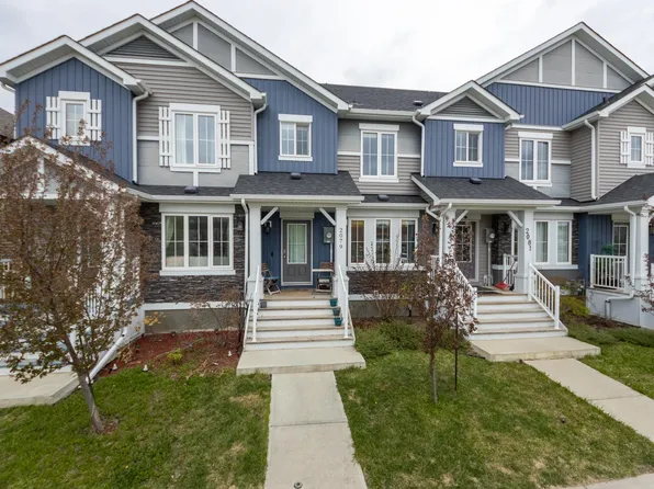 2079 Desrochers Dr SW, Edmonton, AB T6W 4B9