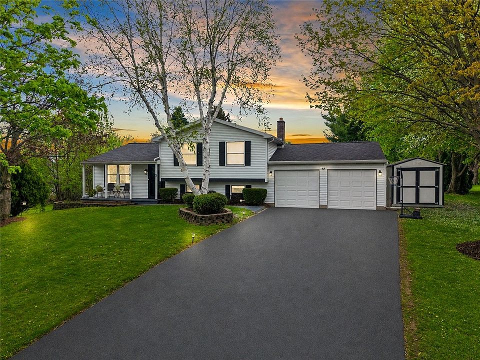 1st image of 68 Paddock Dr