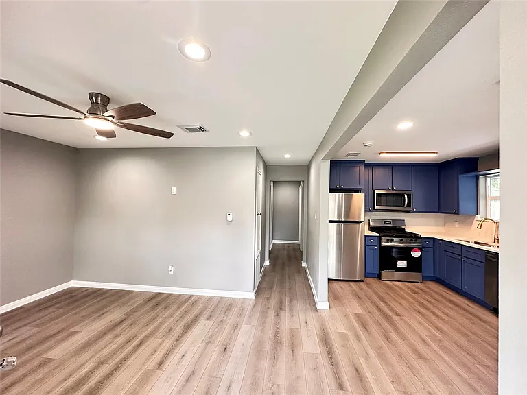 4519 Oak Shadows Dr — Photo 1