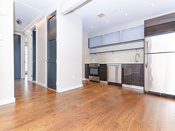 2nd image of 125 Leonard St #4M