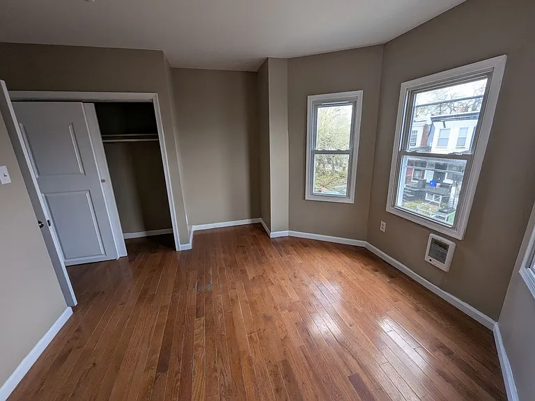 5838 Windsor Ave — Photo 5