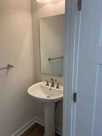 4 bed, 3.5 bath, 2350 sqft, $2,600 — Photo 3