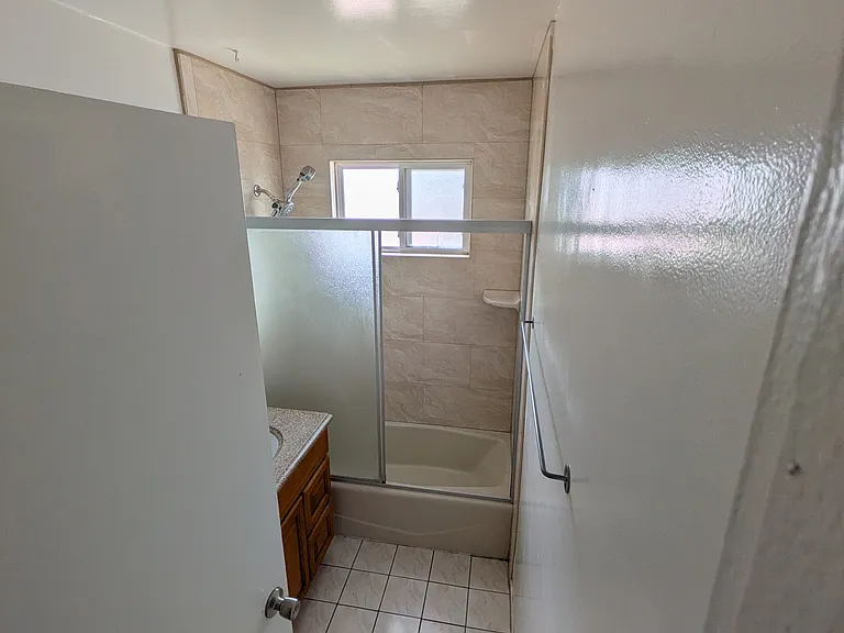 113 N Carol Dr — Photo 10