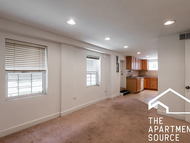 1821 W Cortland St #CH1 — Photo 5