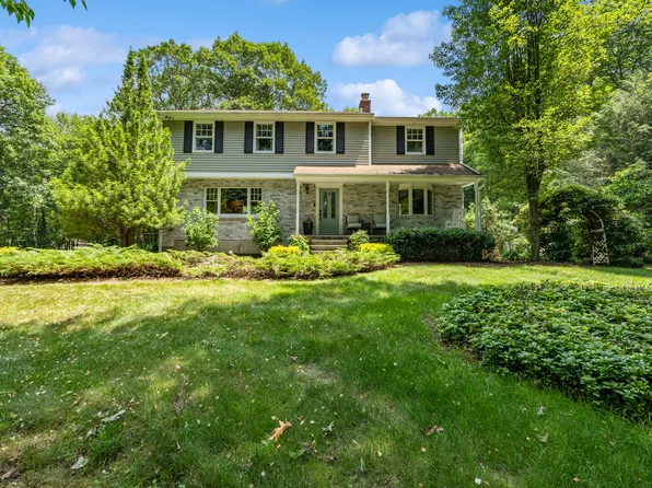 100 Fairhaven Drive, Middlebury, CT 06762