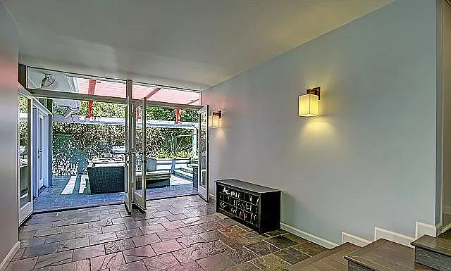 310 S Thurston Ave — Photo 8