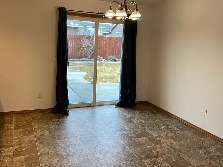 1617 Dynasty Dr — Photo 4