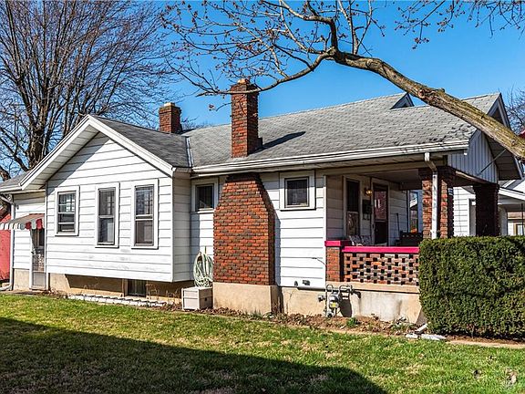 4th image of 222 Nordale Ave