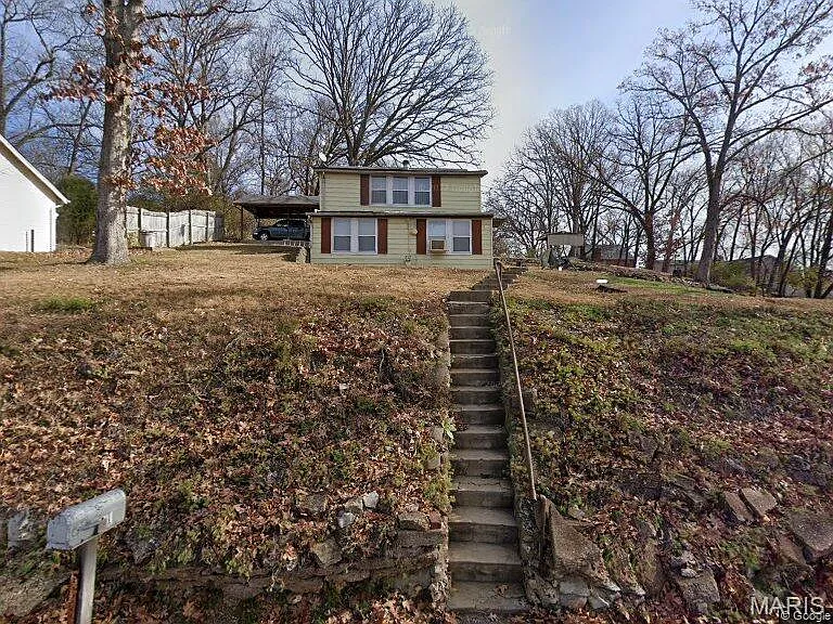61 Inez Ave photo 1