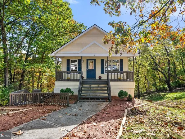 5 Crestview Dr, Front Royal, VA 22630
