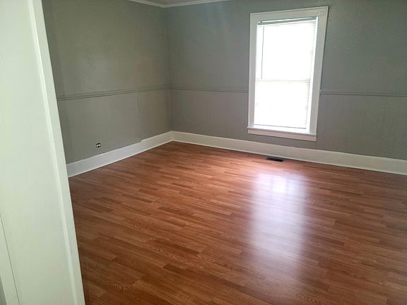3rd image of 107 E Maryland Ave