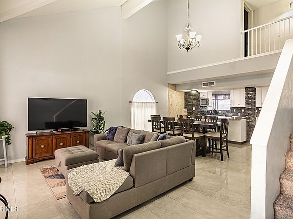 4th image of 825 Delhi Dr