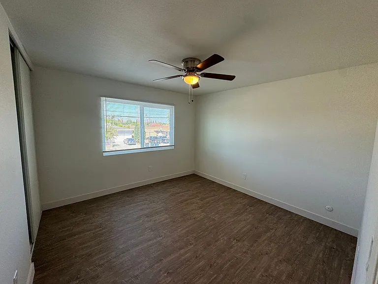 345 N Batavia St — Photo 8
