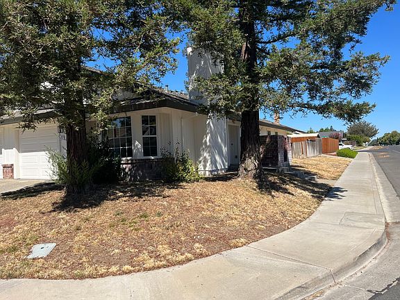2nd image of 802 Colby Ct