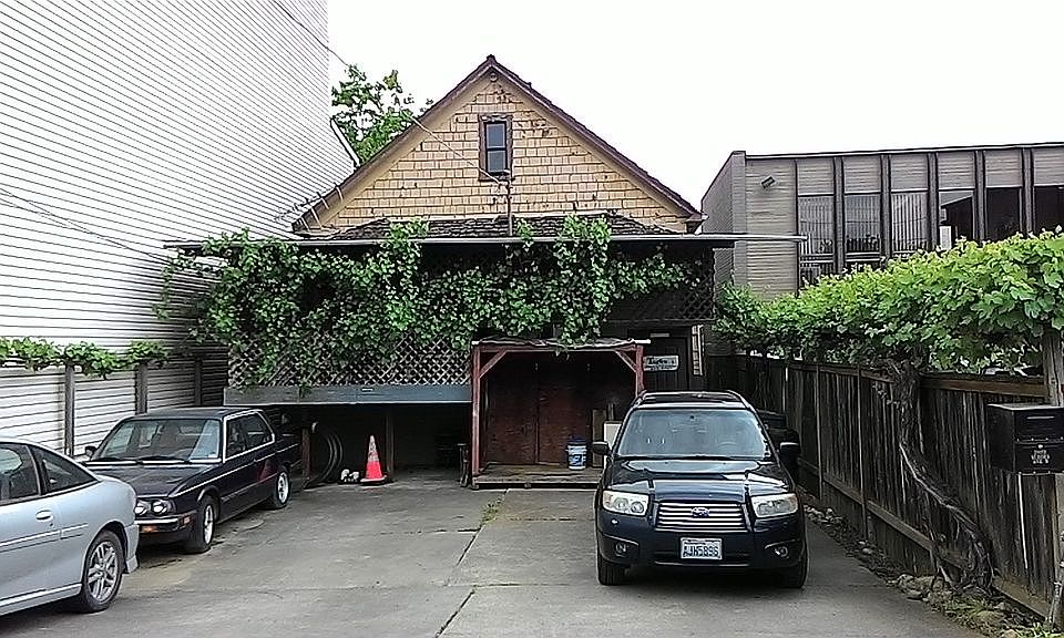 2nd image of 3833 Aurora Ave N
