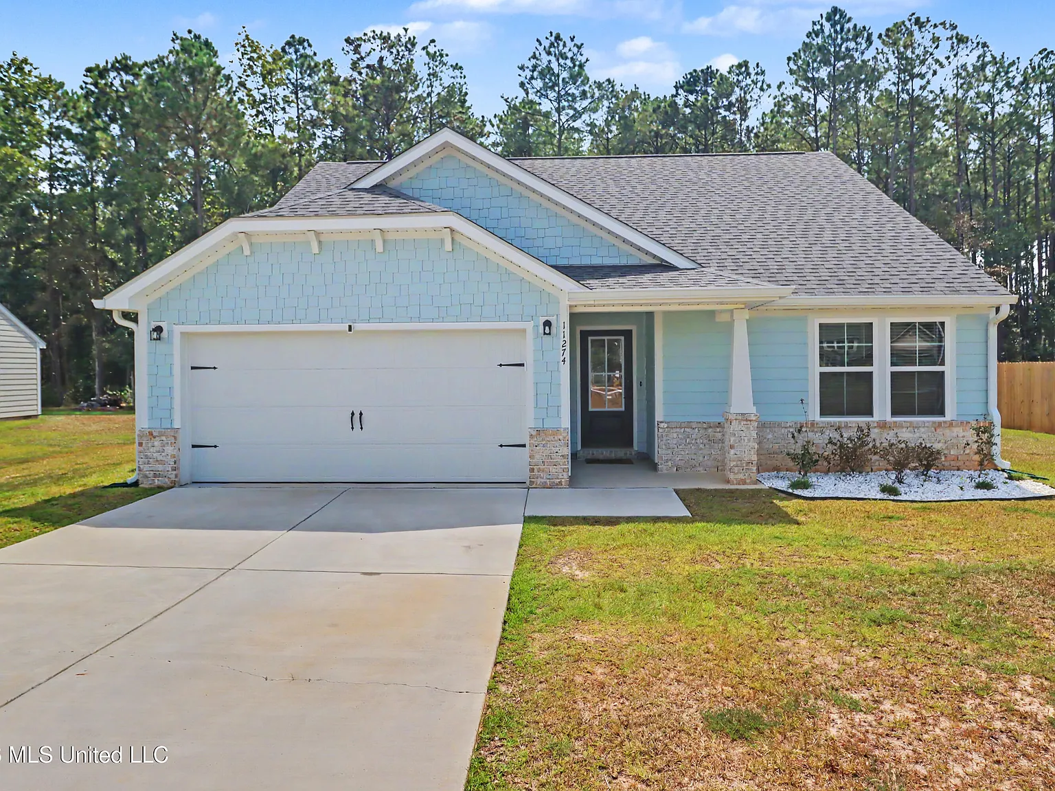 3 bed, 3.0 bath, 1893 sqft, $2,200 — Photo 1