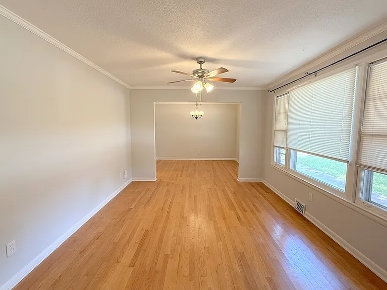 7620 Charlotte Dr SW — Photo 8