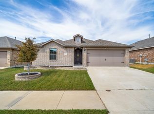 2208 Denmark Ln, Fort Worth, TX 76108