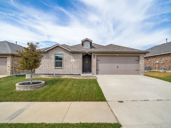 2208 Denmark Ln, Fort Worth, TX 76108