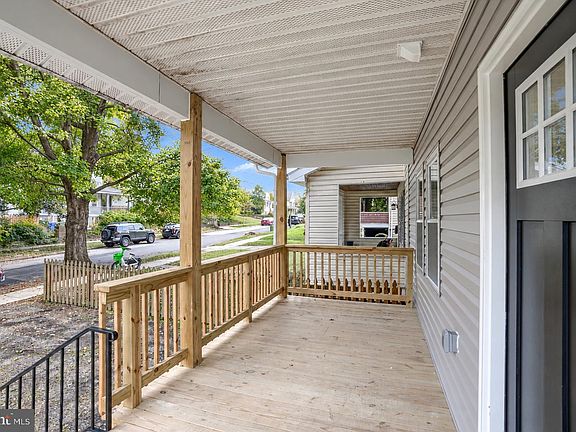 2nd image of 2819 Overland Ave