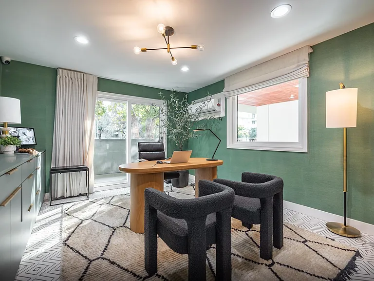 San Pasqual Apartments — Photo 35