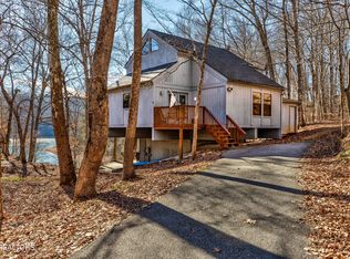 360 White Tail Ln, La Follette, TN 37766