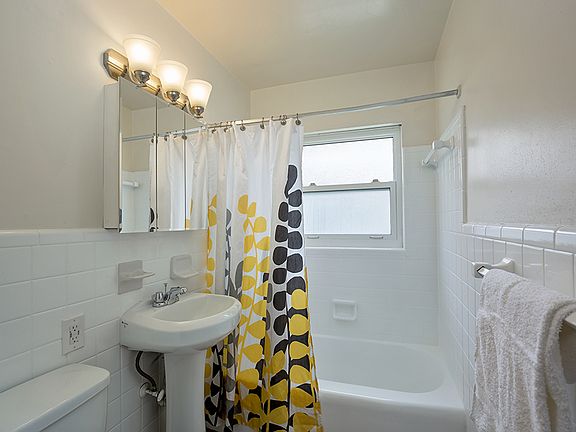 Full size bath