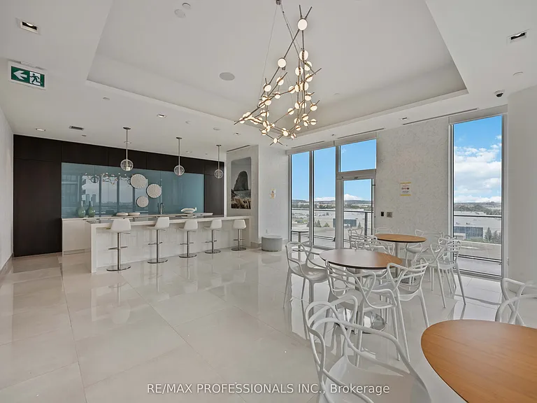 9000 Jane St #522 — Photo 30