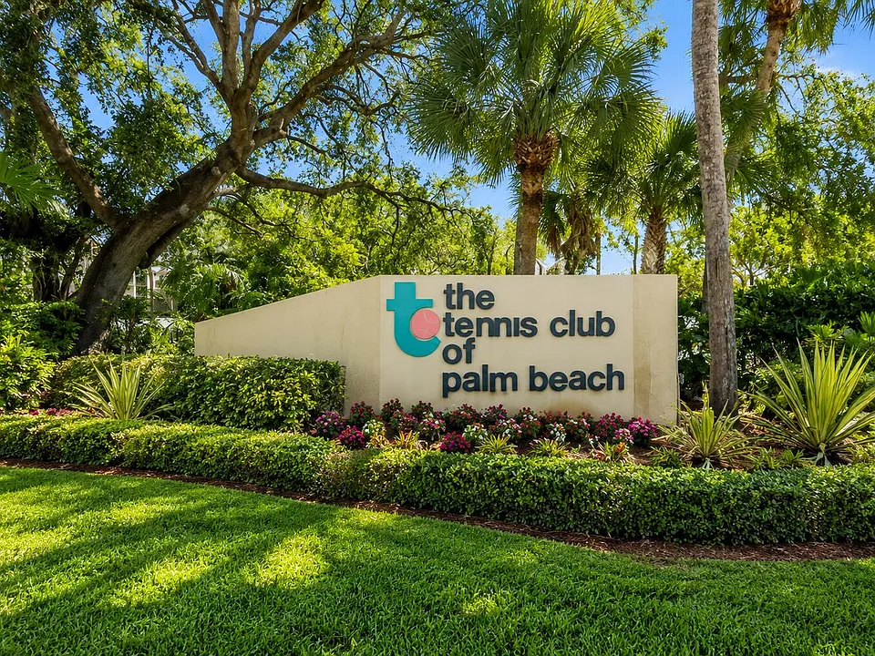 2788 Tennis Club Dr #101