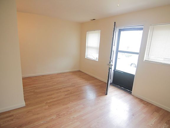 5th image of 3601-3607 Hereford St