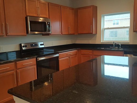 3rd image of 5040 Beauclair St
