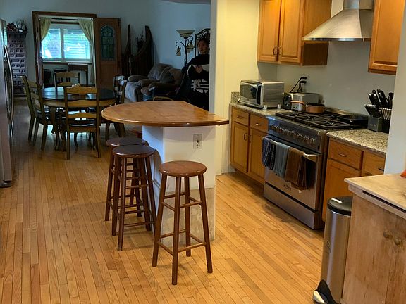 5th image of 3928 East Blvd