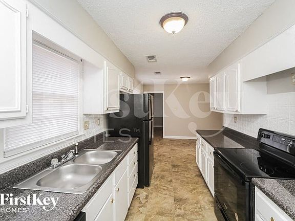 5th image of 6734 Amersham Dr