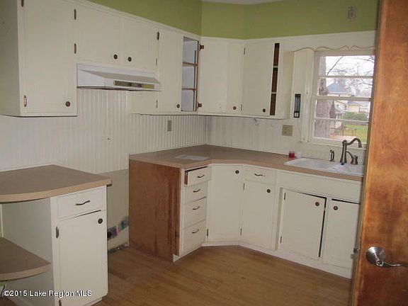 5th image of 625 Maplewood Dr