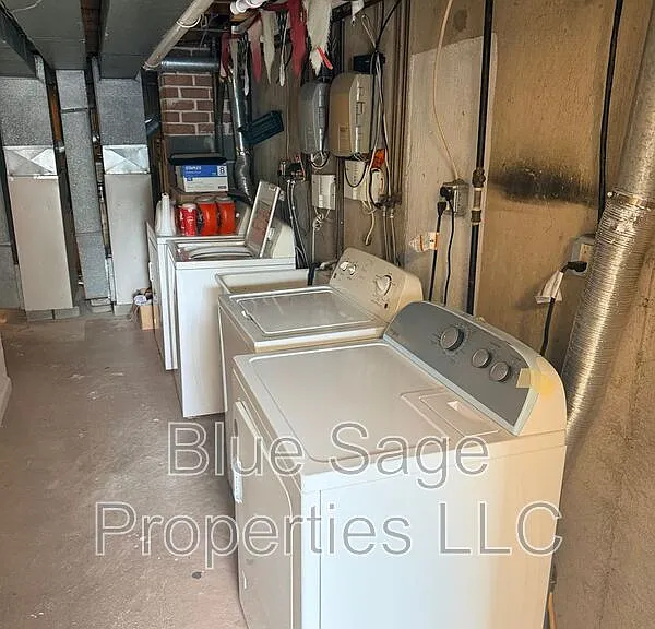 2D E Manoa Rd #C — Photo 16