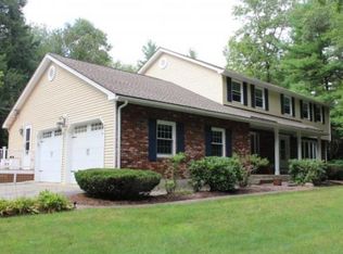 33 Strawberry Hill Rd, Bedford, NH 03110